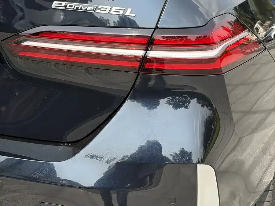 BMW i5 2024 eDrive 35L Luxury Package 2024 — миниатюра 4