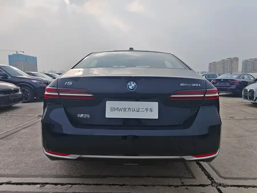 BMW i5 2024 eDrive 35L Premium Luxury Package 2026 — миниатюра 4