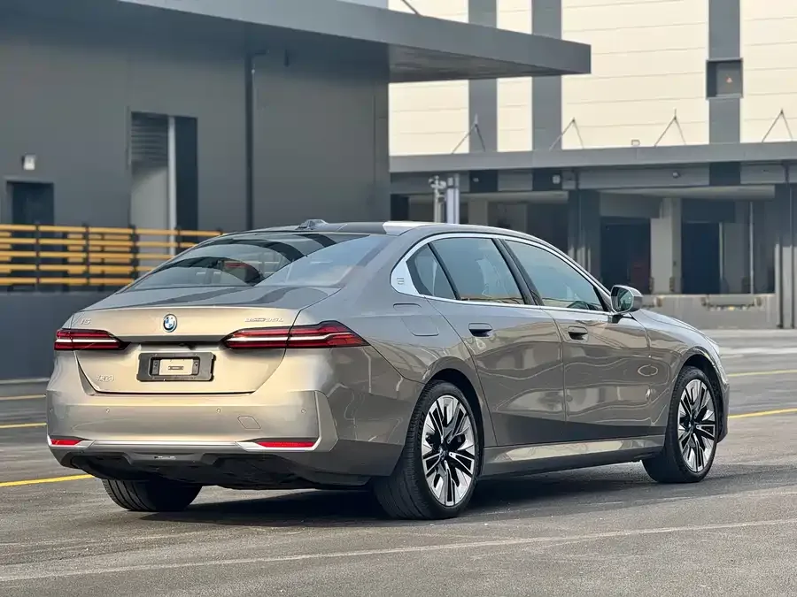 BMW i5 2024 eDrive 35L Premium Luxury Package 2025 — миниатюра 2