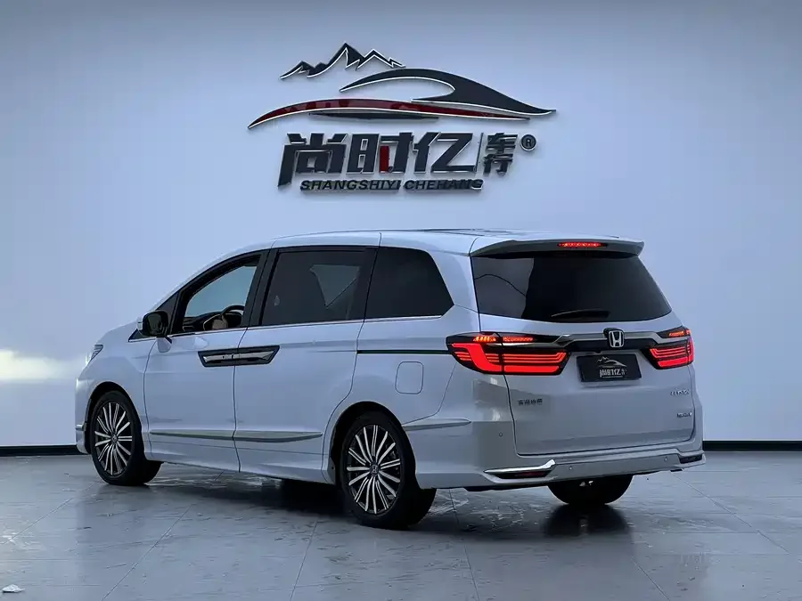 Honda Elysion Elysion 2024 2.0L e:HEV Luxury Edition 2024 — миниатюра 3