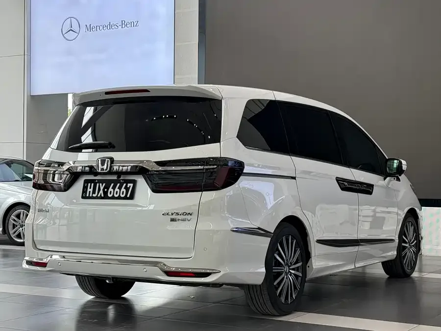 Honda Elysion Elysion 2022 2.0L e:HEV Luxury Edition 2023 — миниатюра 2