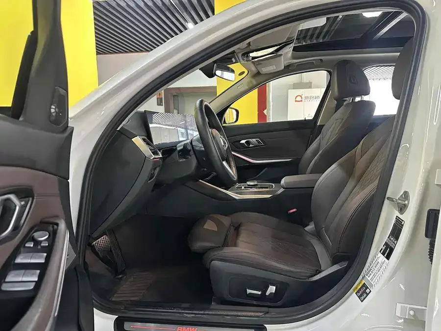BMW i3 2024 eDrive 40 L Night Edition 2023 — миниатюра 4