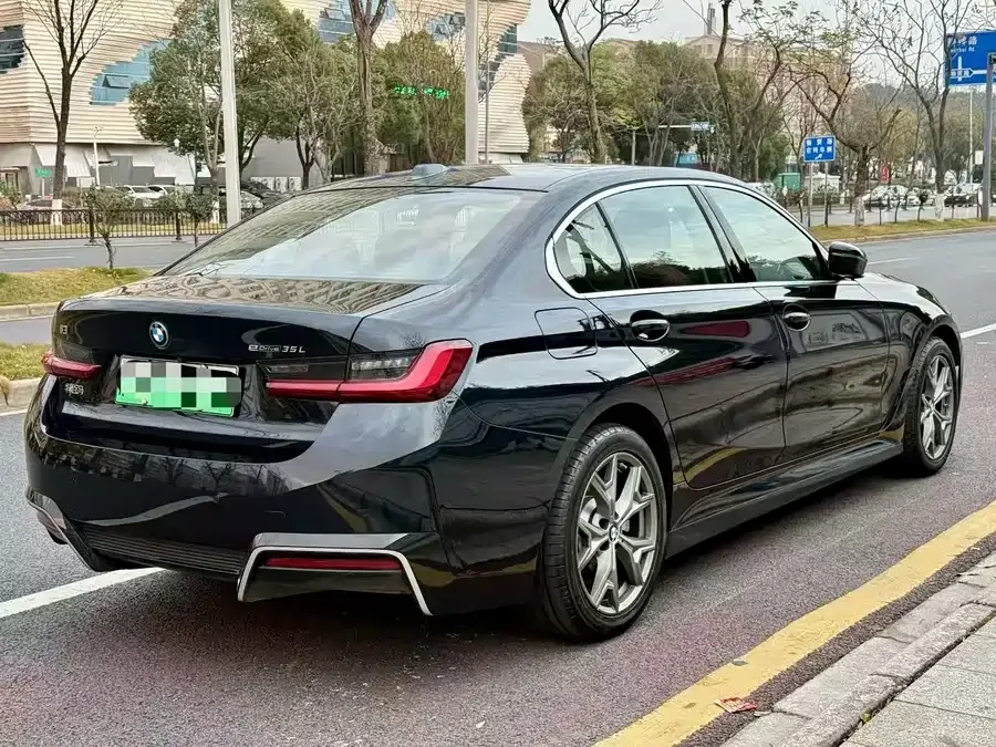 BMW i3 2024 eDrive 35 L 2024 — миниатюра 3