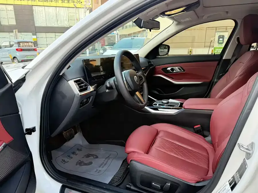 BMW i3 2022 eDrive 35 L 2023 — миниатюра 4