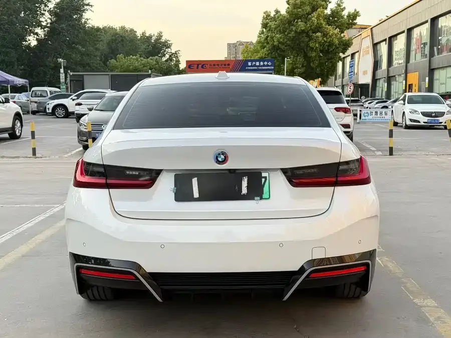 BMW i3 2022 eDrive 35 L 2023 — миниатюра 5