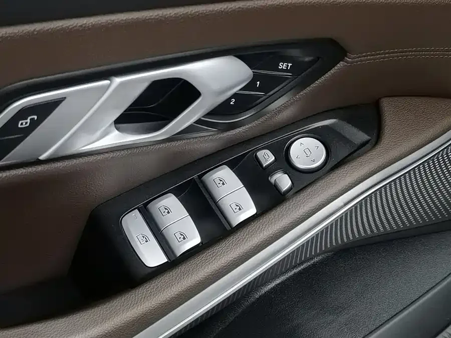 BMW i3 2024 eDrive 35 L 2024 — миниатюра 3
