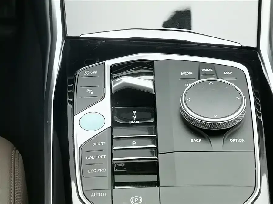 BMW i3 2024 eDrive 35 L 2024 — миниатюра 4