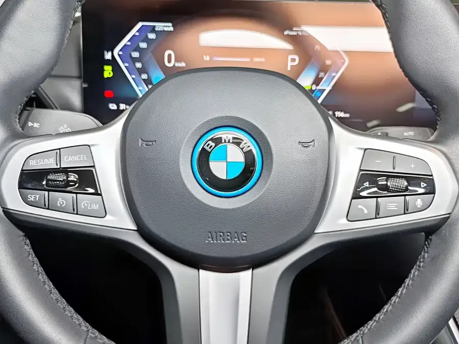 BMW i3 2024 eDrive 40 L Night Edition 2024 — миниатюра 4