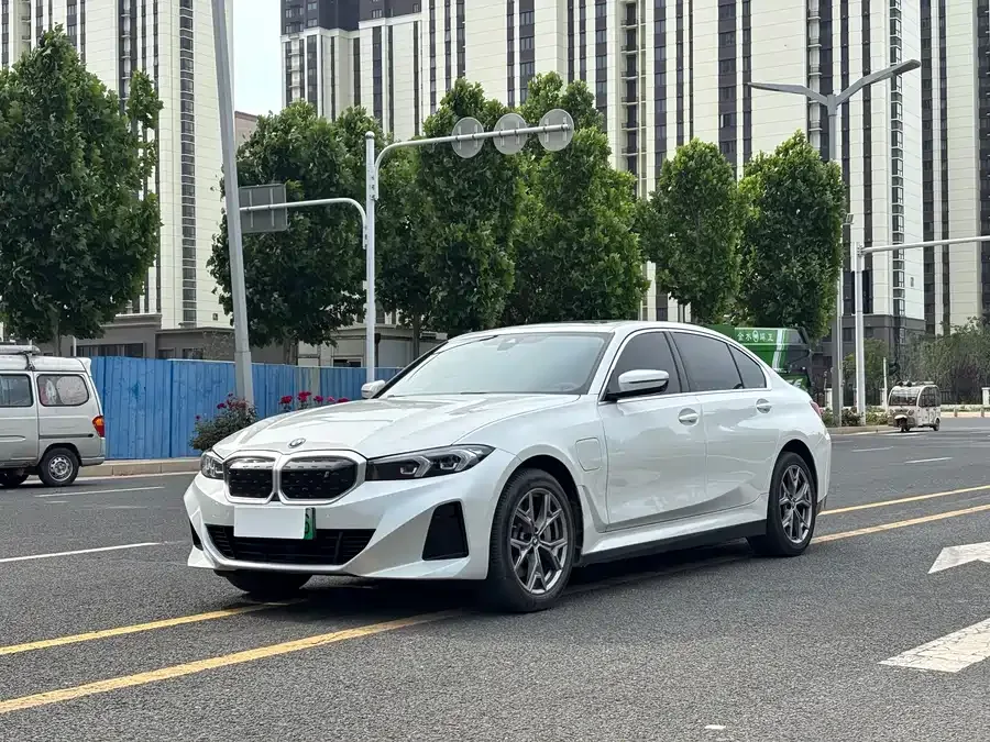 BMW i3 2024