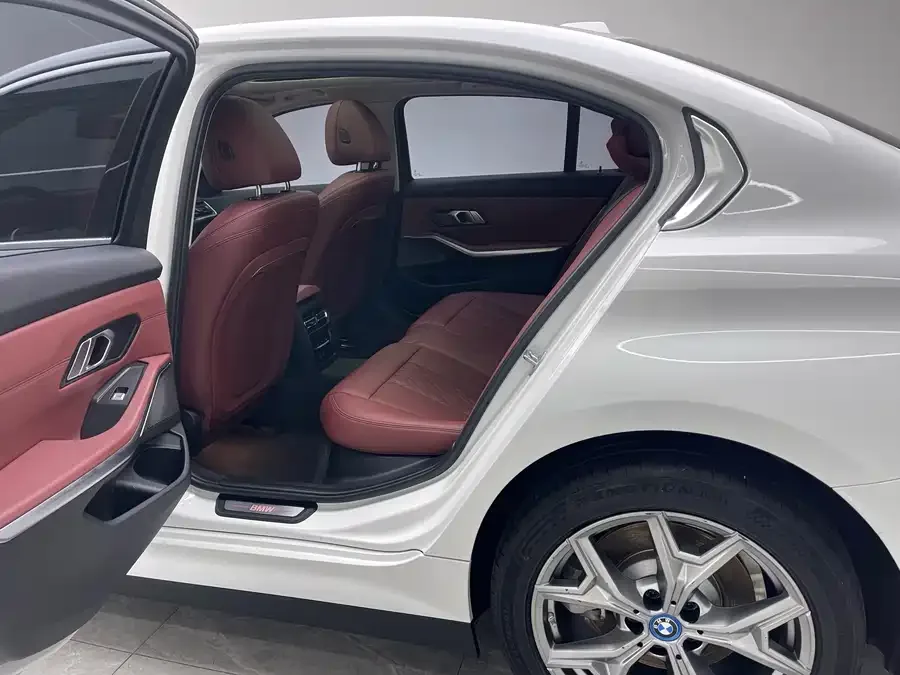 BMW i3 2022 eDrive 35 L 2023 — миниатюра 5