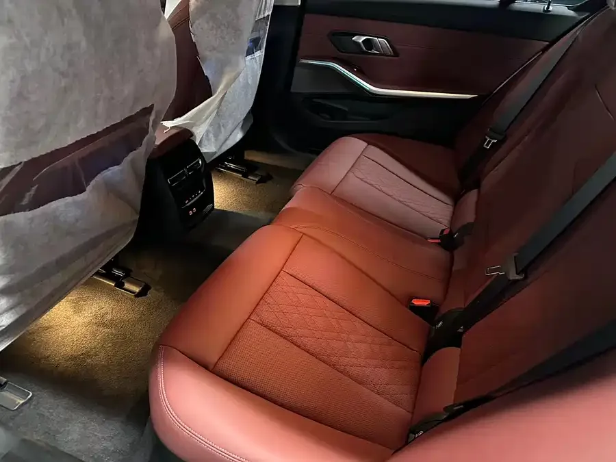 BMW i3 2024 eDrive 35 L 2026 — миниатюра 4
