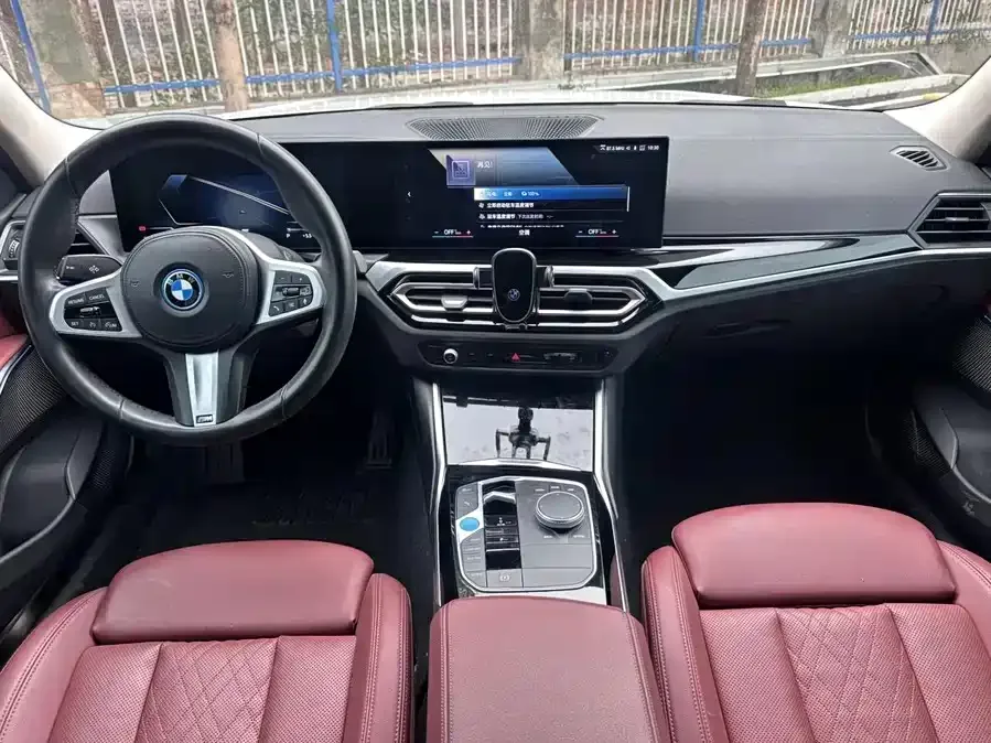 BMW i3 2022 eDrive 35 L 2023 — миниатюра 4