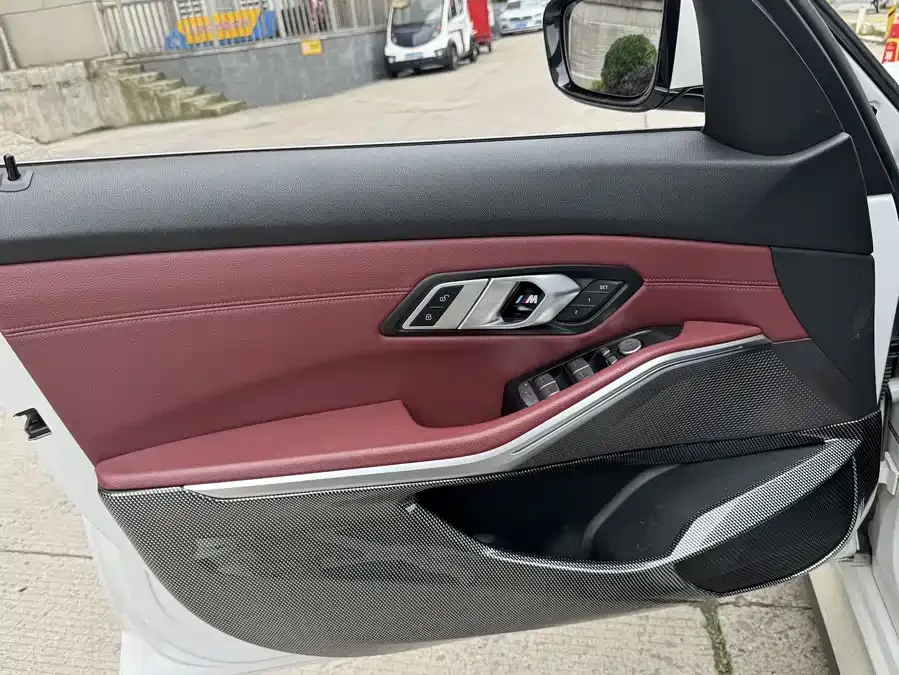 BMW i3 2024 eDrive 35 L 2024 — миниатюра 3