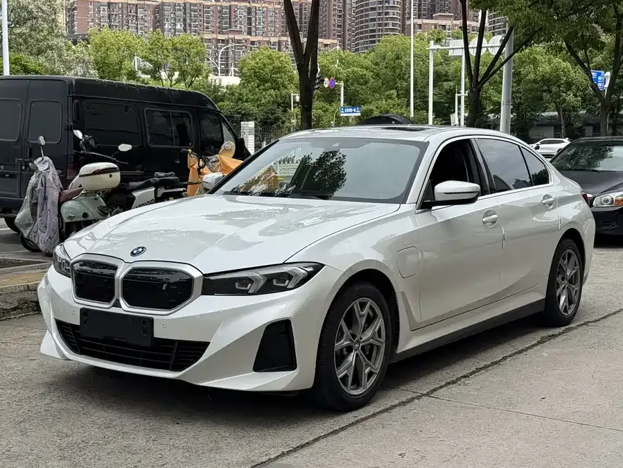 BMW i3 2024