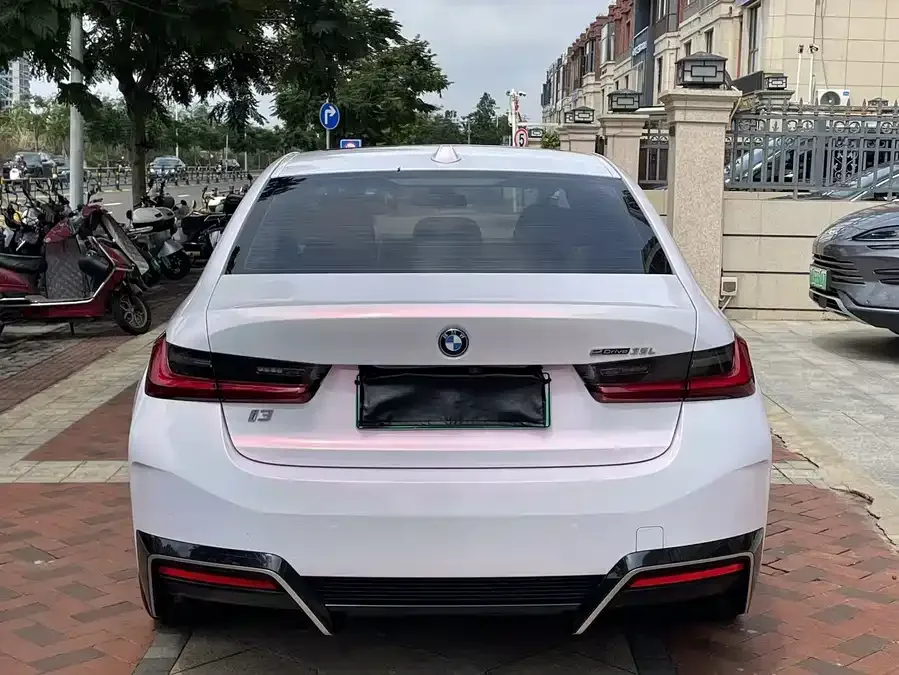 BMW i3 2022 eDrive 35 L 2023 — миниатюра 5