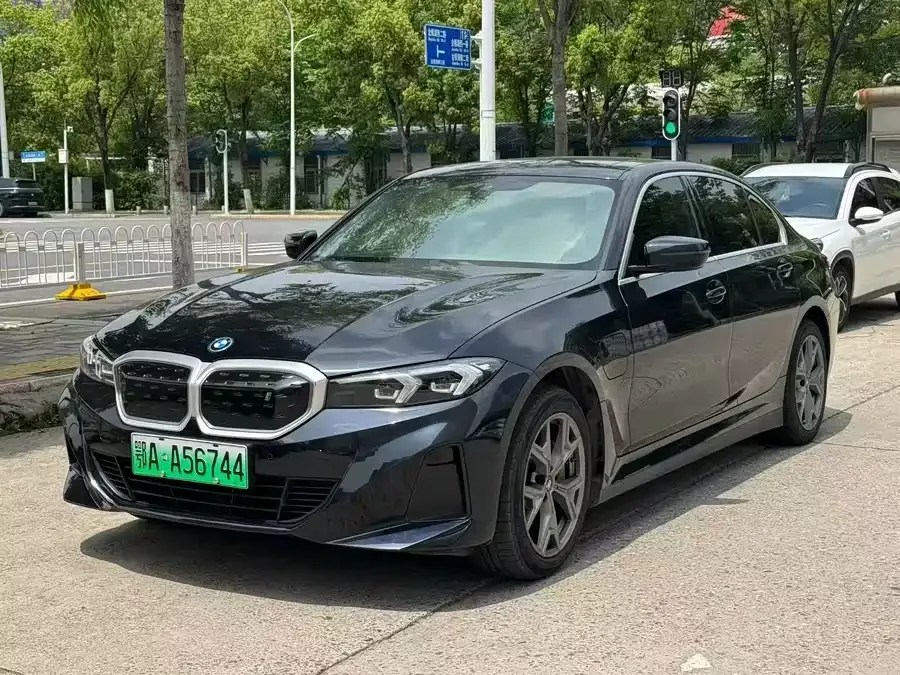 BMW i3 2024