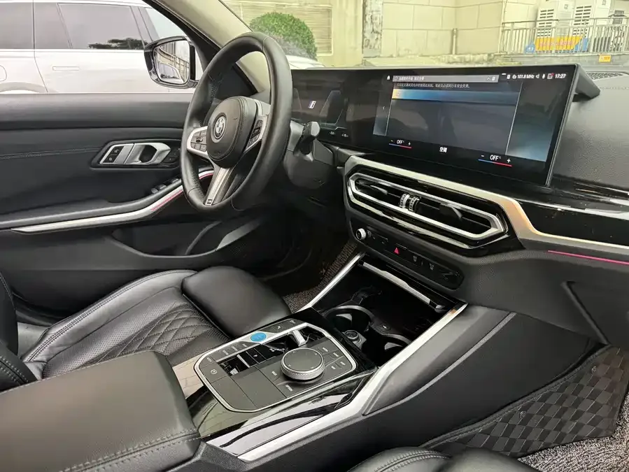 BMW i3 2024 eDrive 35 L 2024 — миниатюра 2
