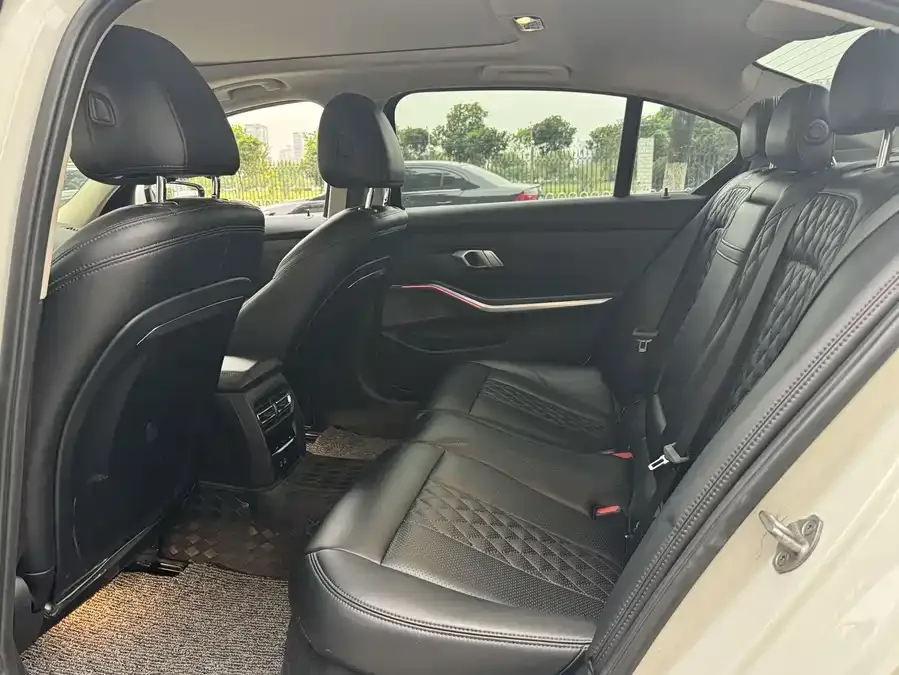 BMW i3 2024 eDrive 35 L 2024 — миниатюра 3