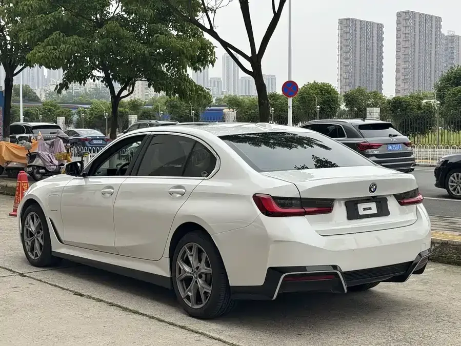 BMW i3 2024 eDrive 35 L 2024 — миниатюра 5