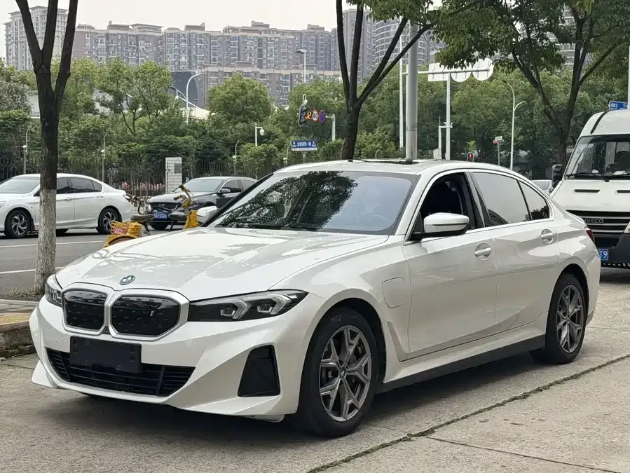 BMW i3 2024