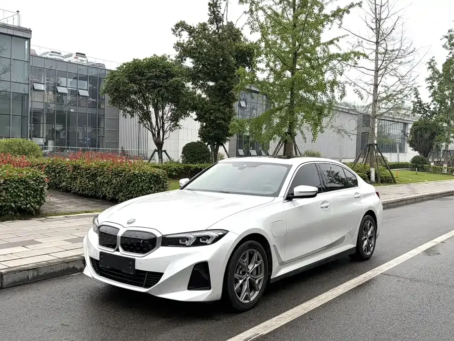 BMW i3 2024