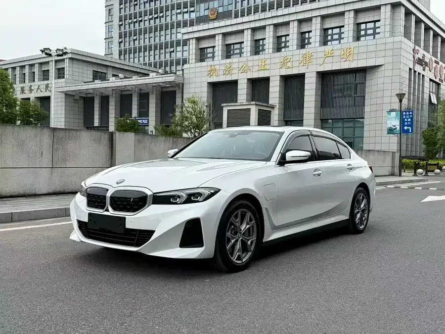 BMW i3 2024