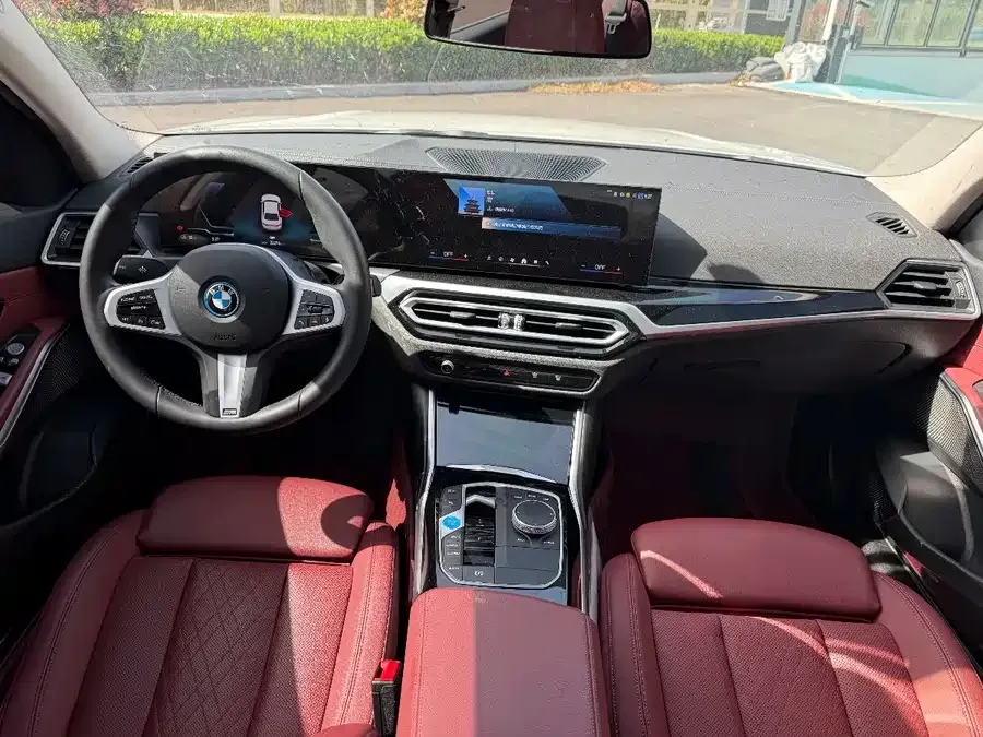 BMW i3 2024 eDrive 35 L 2024 — миниатюра 4