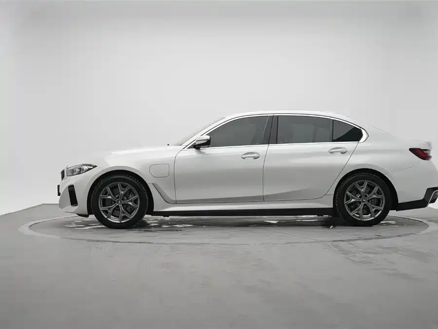 BMW i3 2022 eDrive 35 L 2022 — миниатюра 2