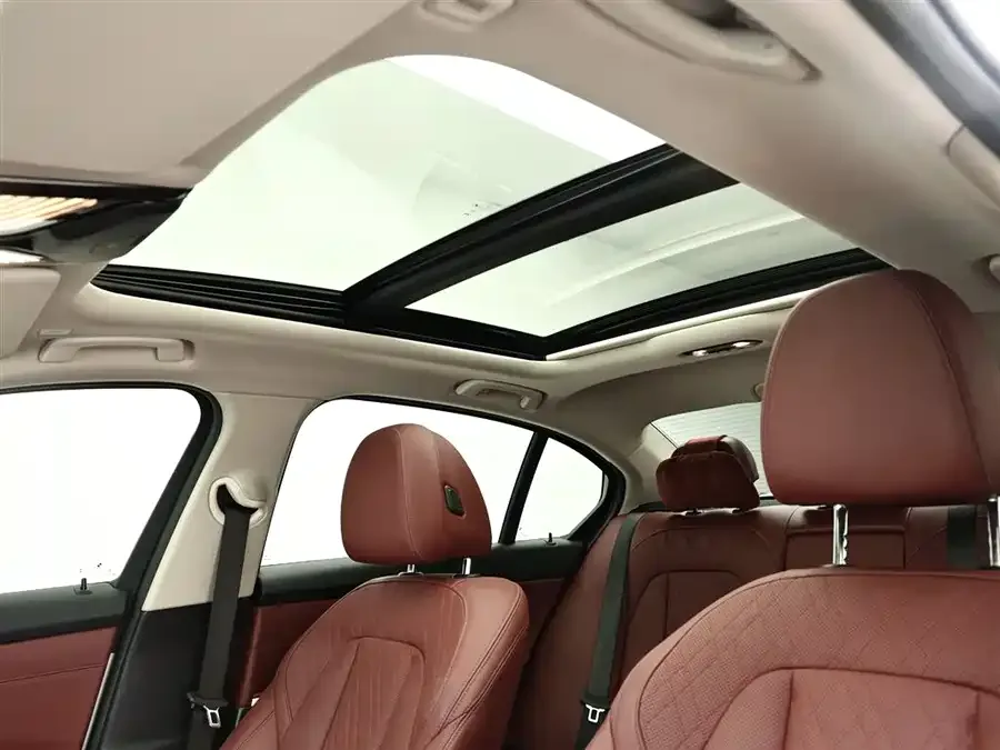 BMW i3 2022 eDrive 35 L 2022 — миниатюра 4