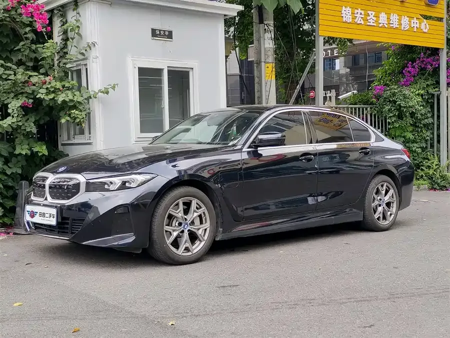 BMW i3 2024