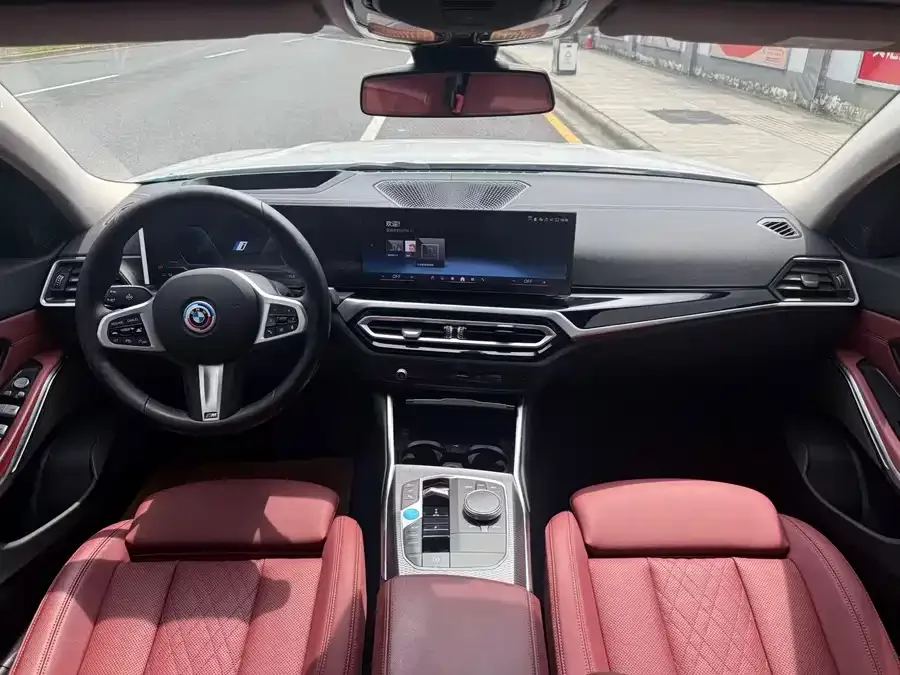 BMW i3 2024 eDrive 40 L Night Sport Package 2024 — миниатюра 2
