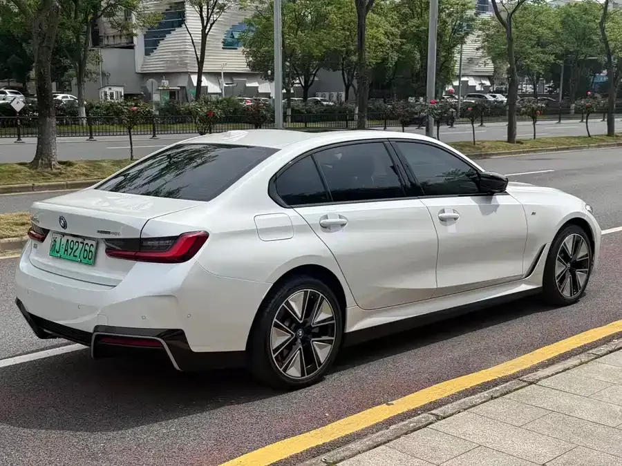 BMW i3 2024 eDrive 40 L Night Sport Package 2024 — миниатюра 3