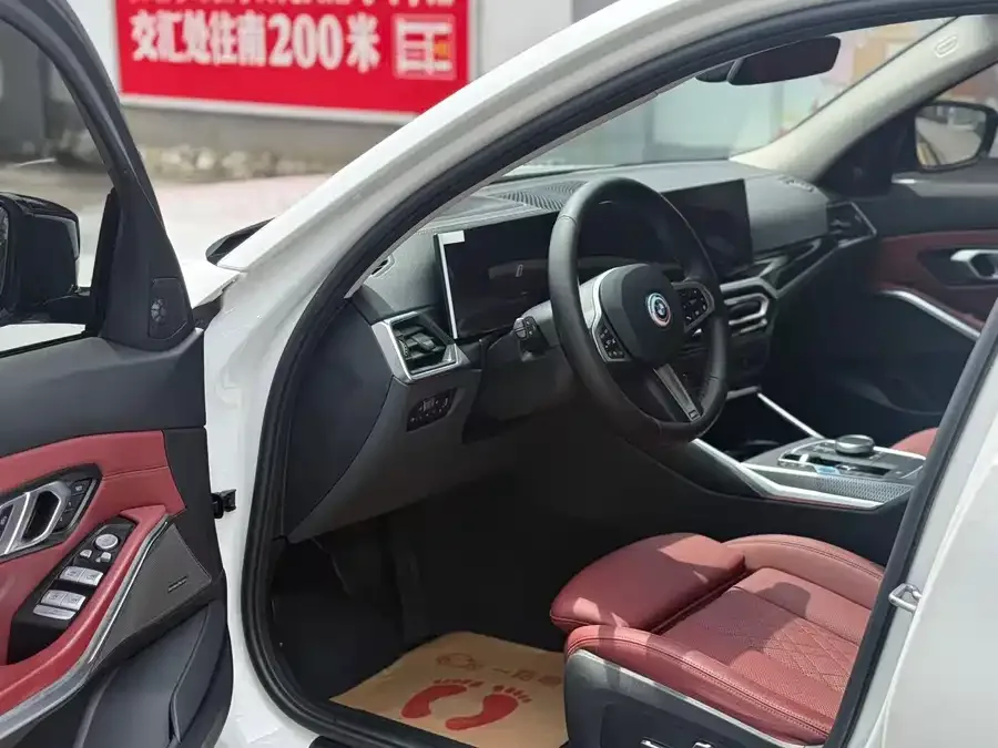 BMW i3 2024 eDrive 40 L Night Sport Package 2024 — миниатюра 4