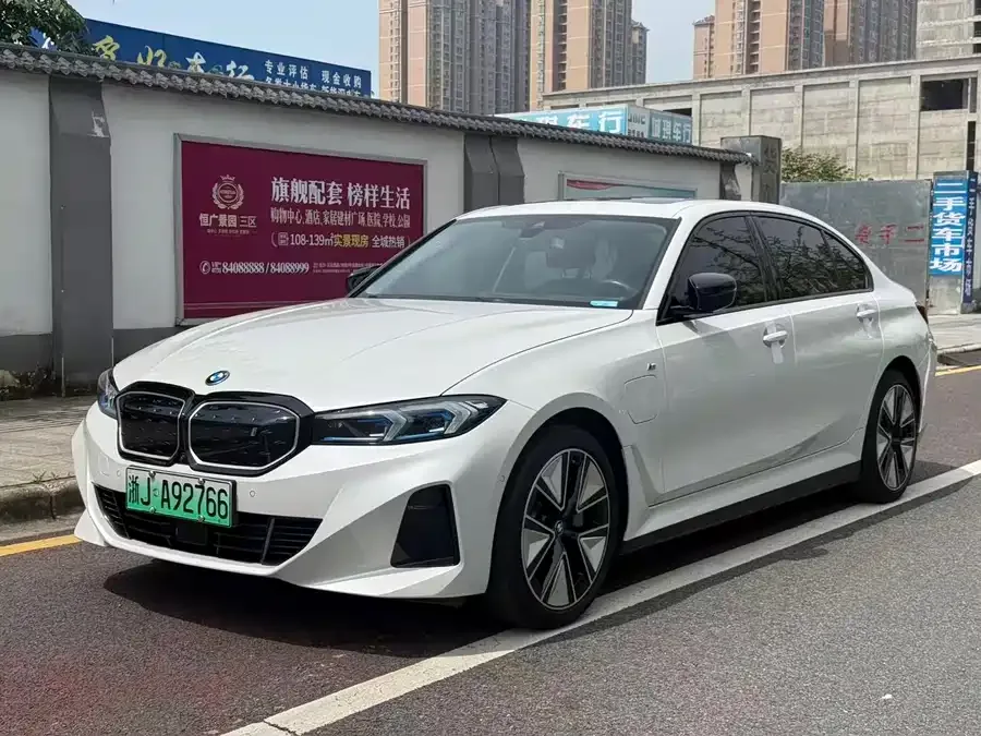 BMW i3 2024 eDrive 40 L Night Sport Package 2024 — фото 1, купить с доставкой в Москву