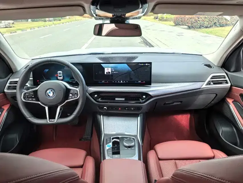 BMW i3 2025 eDrive 40 L Night Edition 2025 — миниатюра 2
