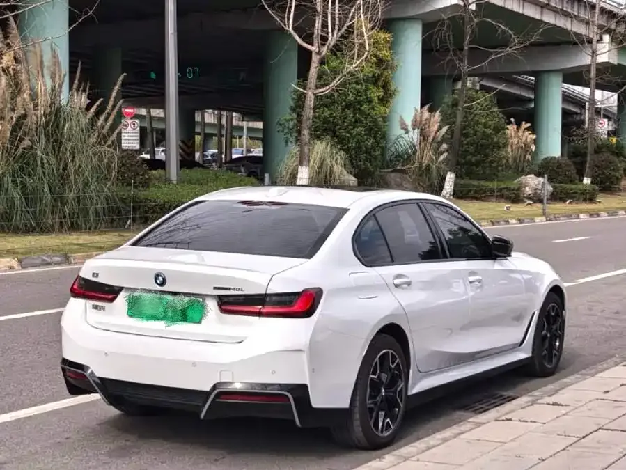 BMW i3 2025 eDrive 40 L Night Edition 2025 — миниатюра 5