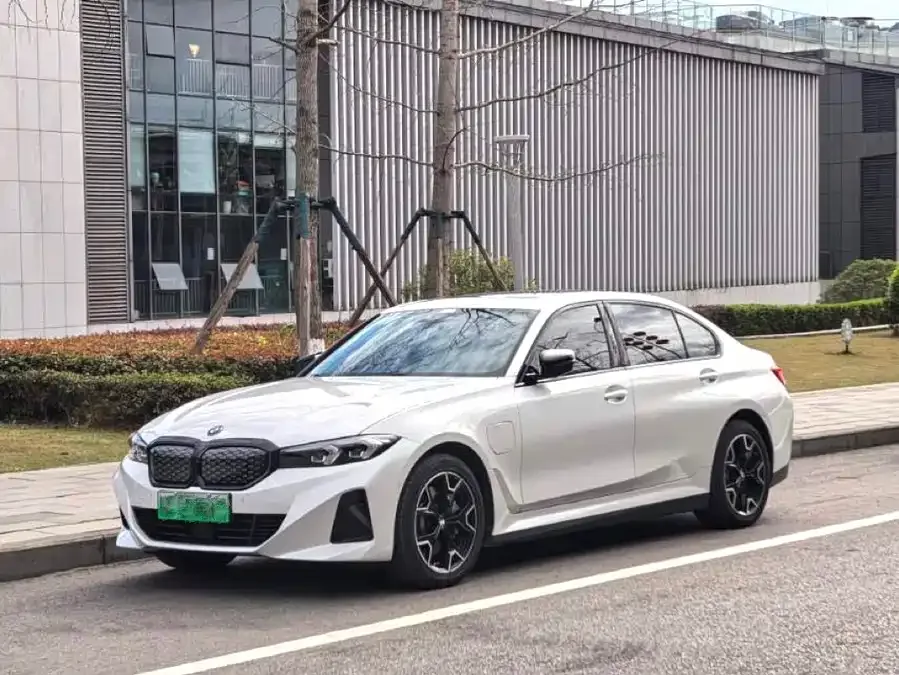 BMW i3 2025 eDrive 40 L Night Edition 2025 — фото 1, купить с доставкой в Москву