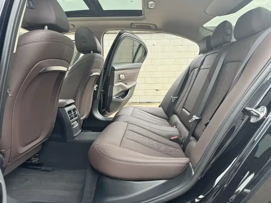 BMW i3 2022 eDrive 35 L 2023 — миниатюра 3