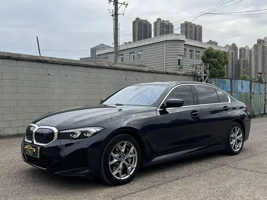 BMW i3 2022 eDrive 35 L 2023 — фото 1, купить с доставкой в Москву