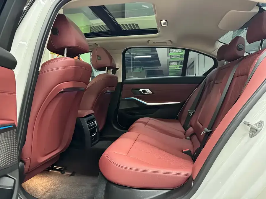 BMW i3 2024 eDrive 35 L 2024 — миниатюра 3