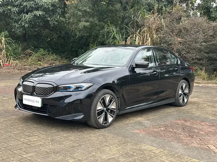 BMW i3 2025 eDrive 40 L Night Sport Package 2024 — фото 1, купить с доставкой в Москву