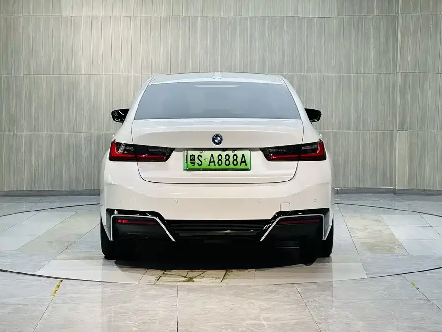 BMW i3 2024 eDrive 35 L 2024 — миниатюра 2
