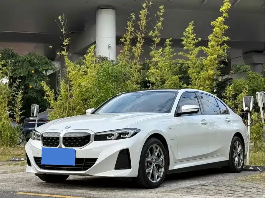 BMW i3 2024