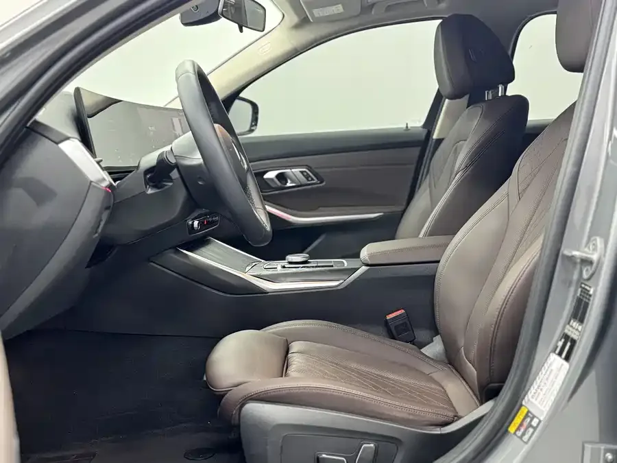 BMW i3 2024 eDrive 35 L 2024 — миниатюра 2