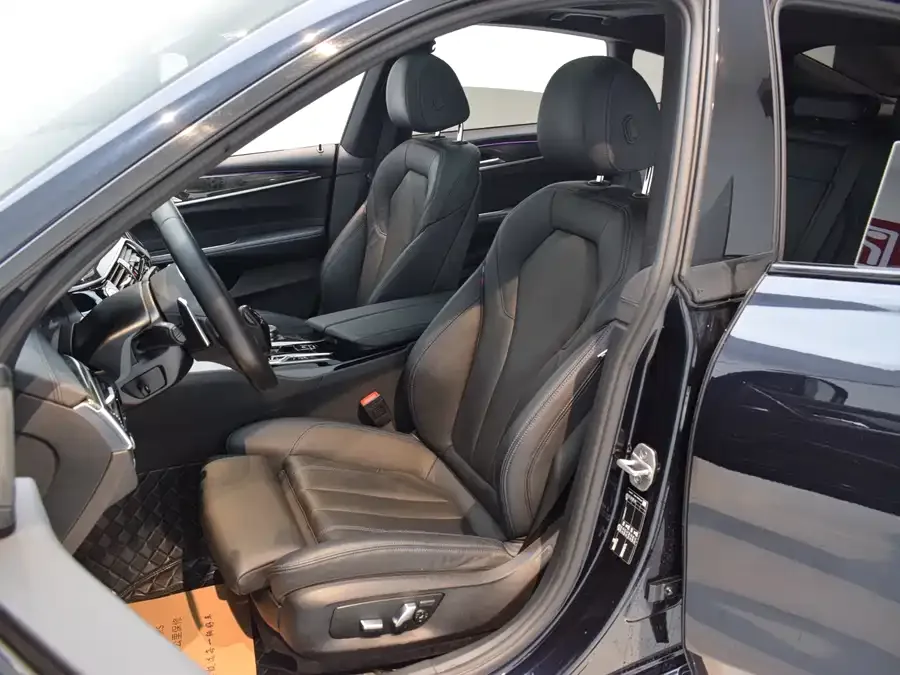 BMW 6 Series GT 2022 630i M Sport Package 2023 — миниатюра 3