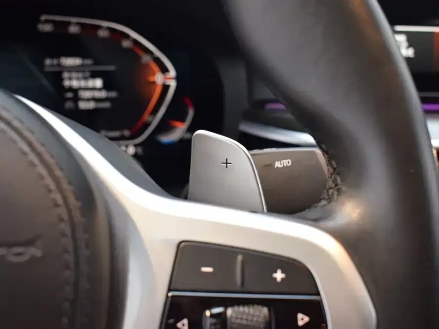 BMW 6 Series GT 2022 630i M Sport Package 2023 — миниатюра 5