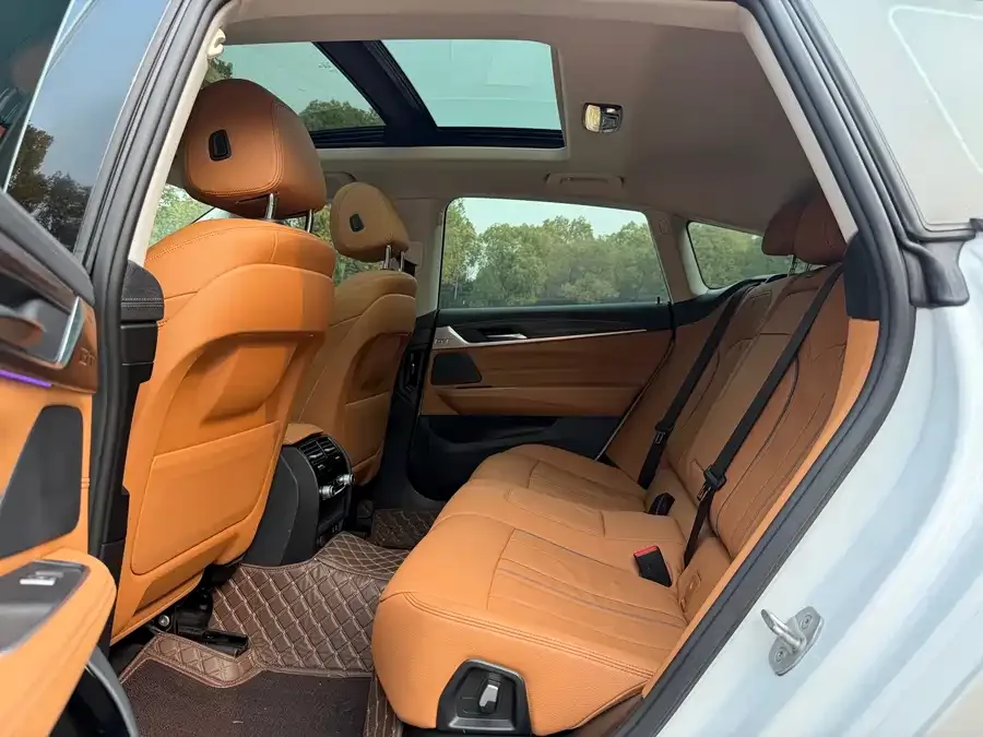 BMW 6 Series GT 2022 630i Luxury Design Package 2024 — миниатюра 2