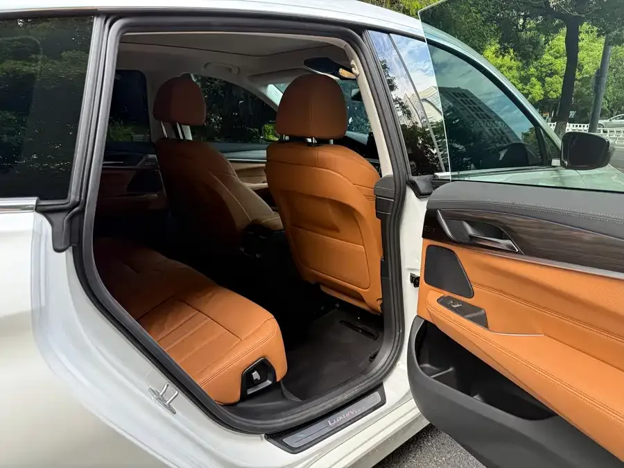 BMW 6 Series GT 2022 630i Luxury Design Package 2024 — миниатюра 3