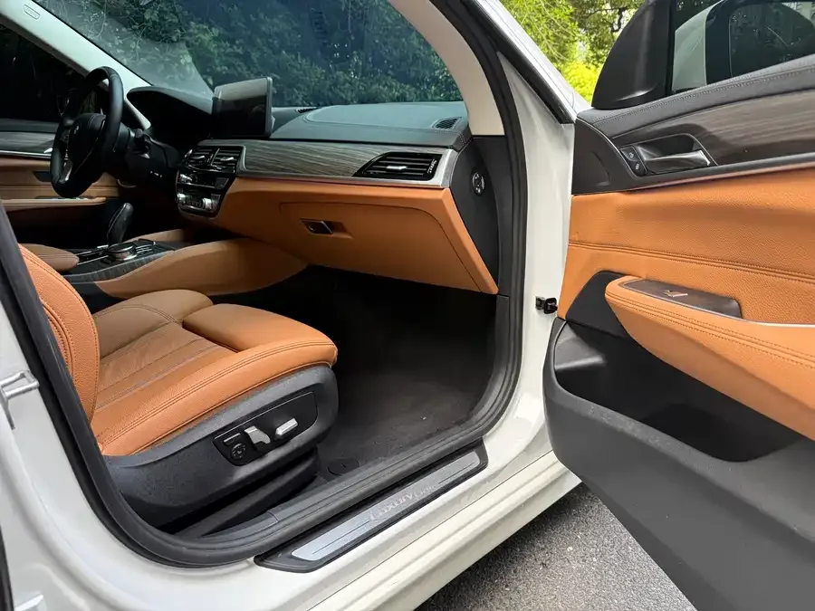 BMW 6 Series GT 2022 630i Luxury Design Package 2024 — миниатюра 5