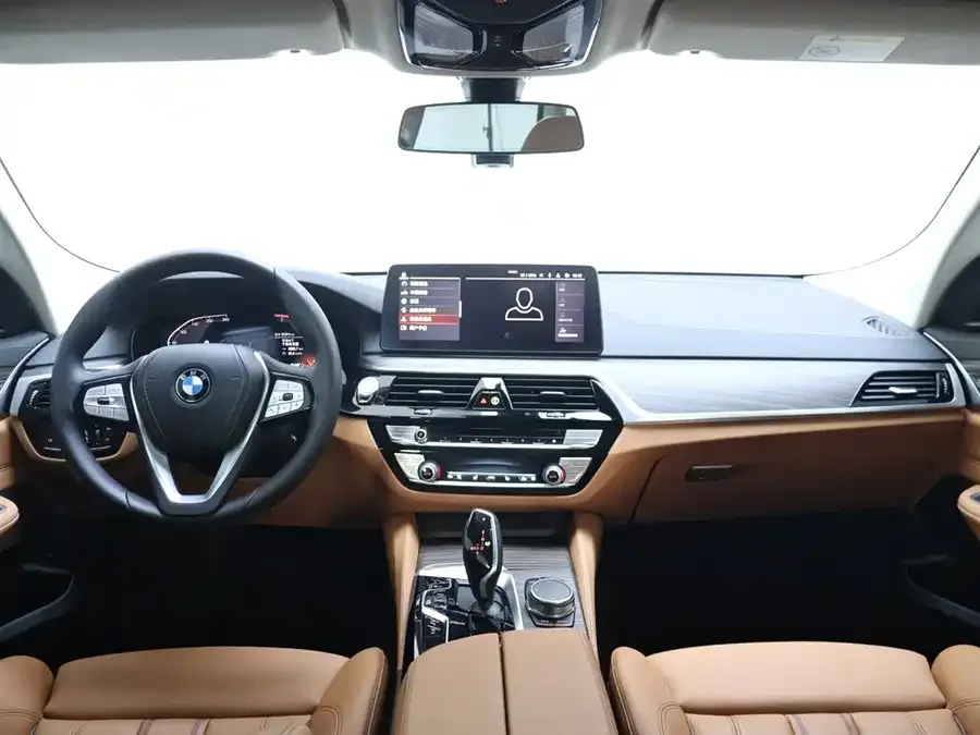 BMW 6 Series GT 2021 facelift 630i luxury design package 2023 — миниатюра 4